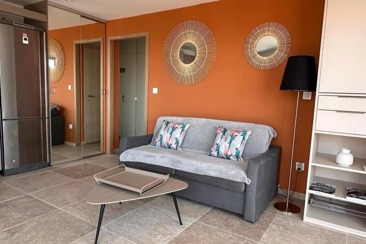 Apartmán 35M2 Sea View Flat With 20 M2 Terrace Saint-Raphaël 0*,  Francie