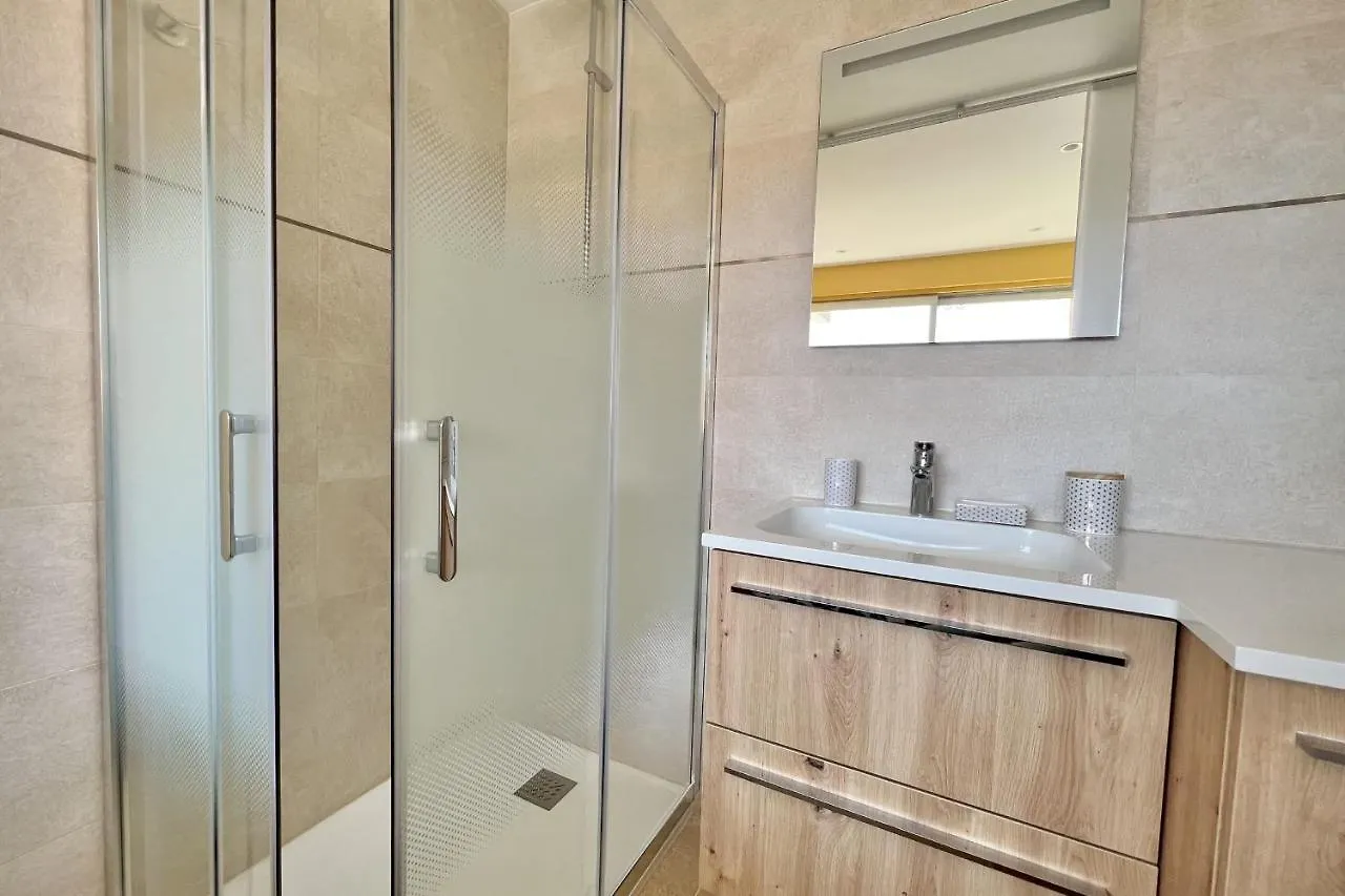 Apartmán 35M2 Sea View Flat With 20 M2 Terrace Saint-Raphaël Francie